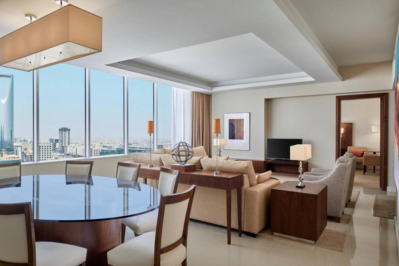 Courtyard By Marriott Riyadh Olaya Exterior foto