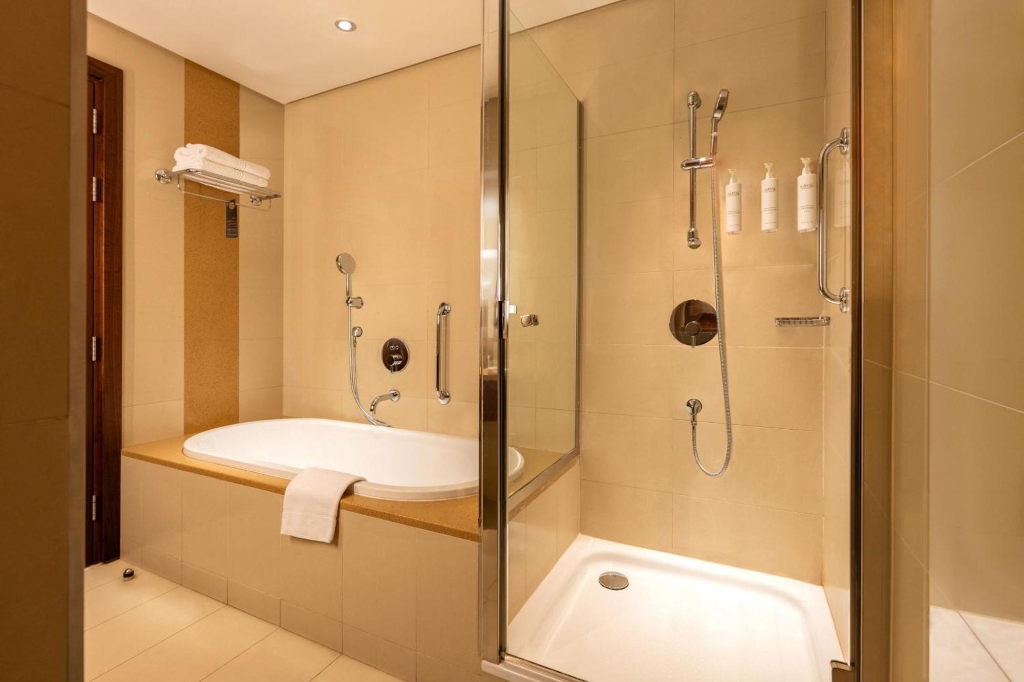 Courtyard By Marriott Riyadh Olaya Exterior foto