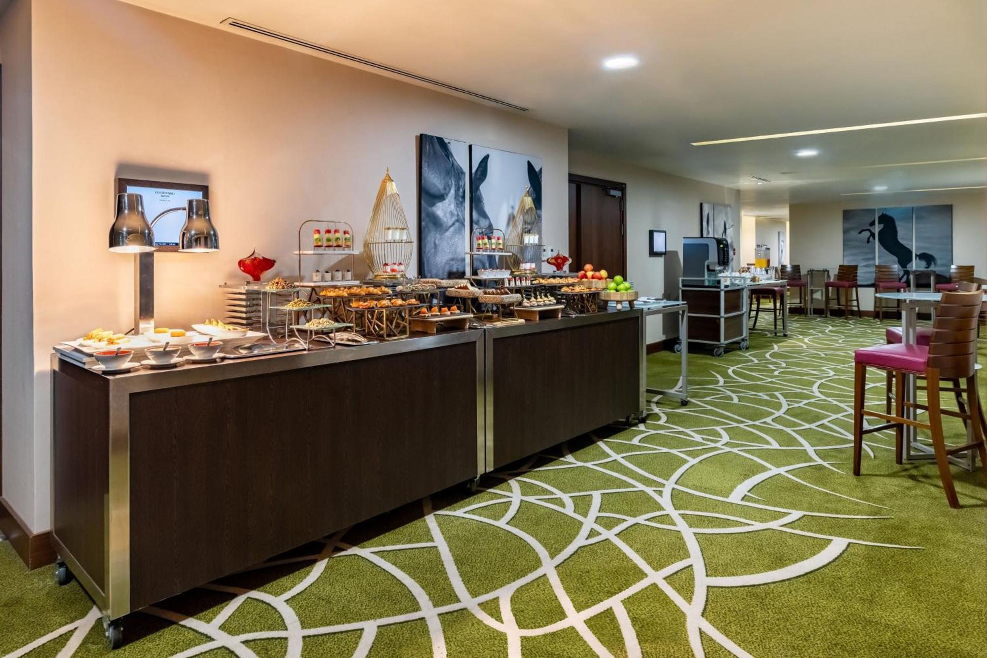Courtyard By Marriott Riyadh Olaya Exterior foto
