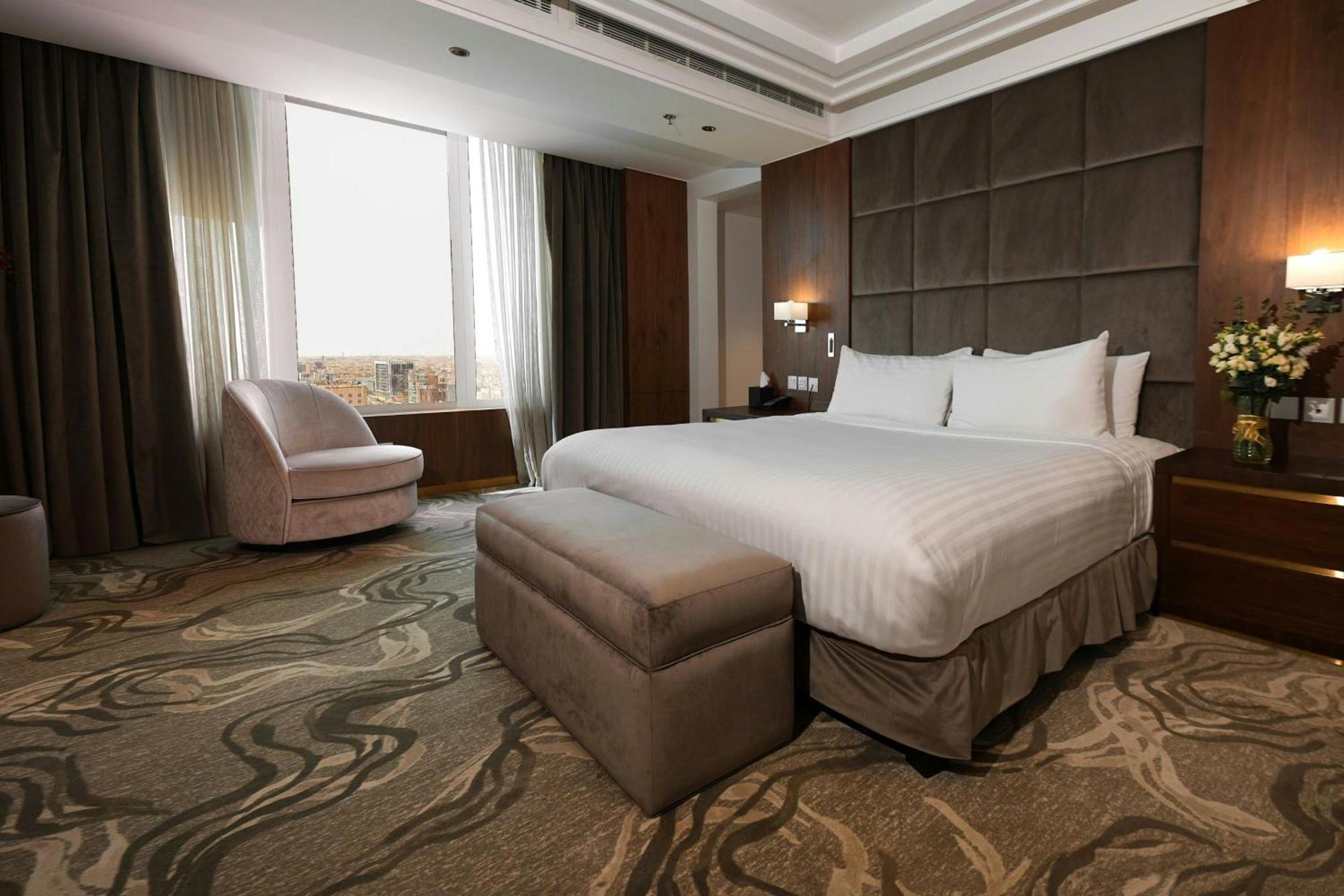 Courtyard By Marriott Riyadh Olaya Exterior foto