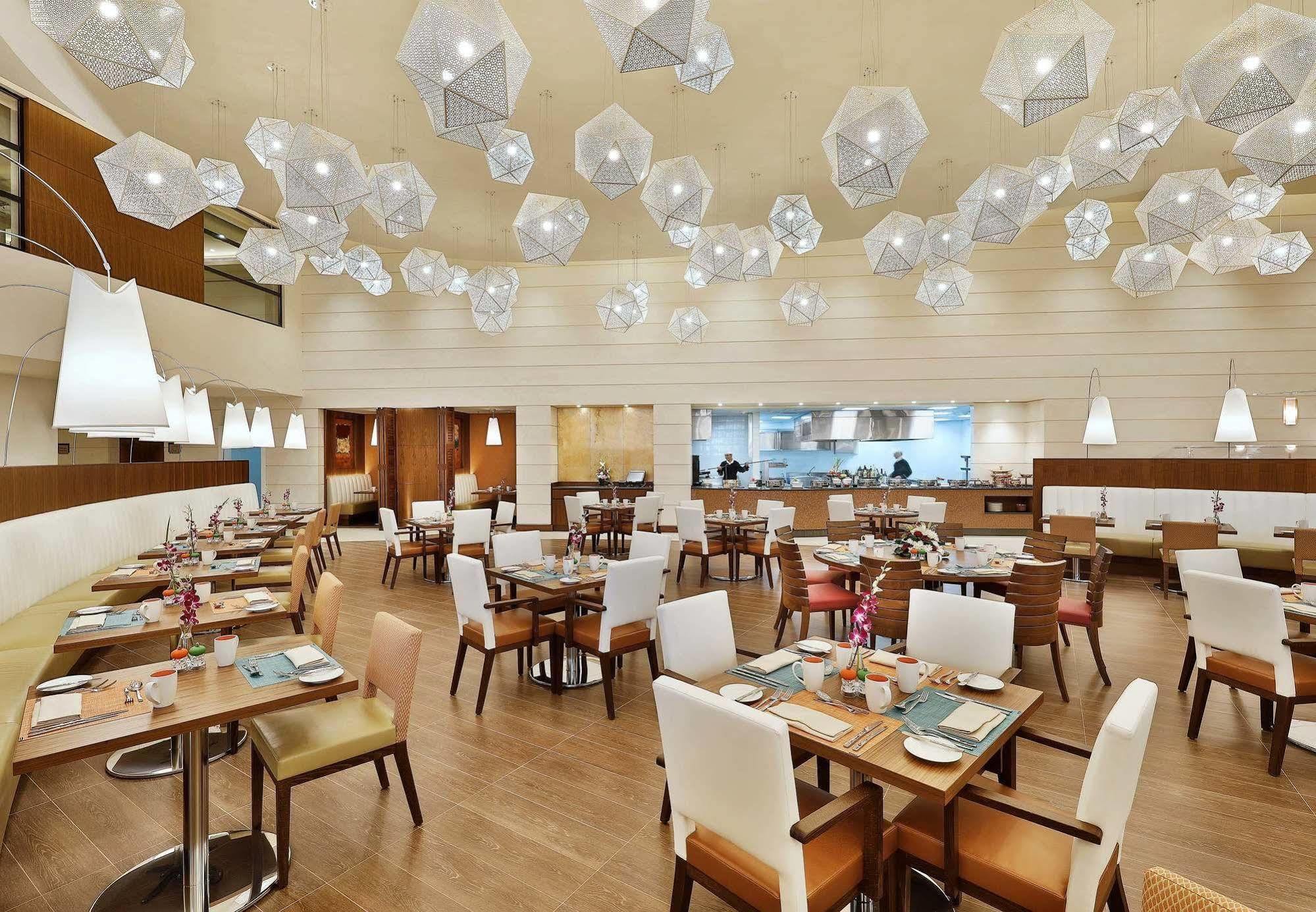 Courtyard By Marriott Riyadh Olaya Exterior foto